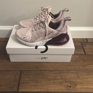 Women’s Nike Air Max 270 size 7.5